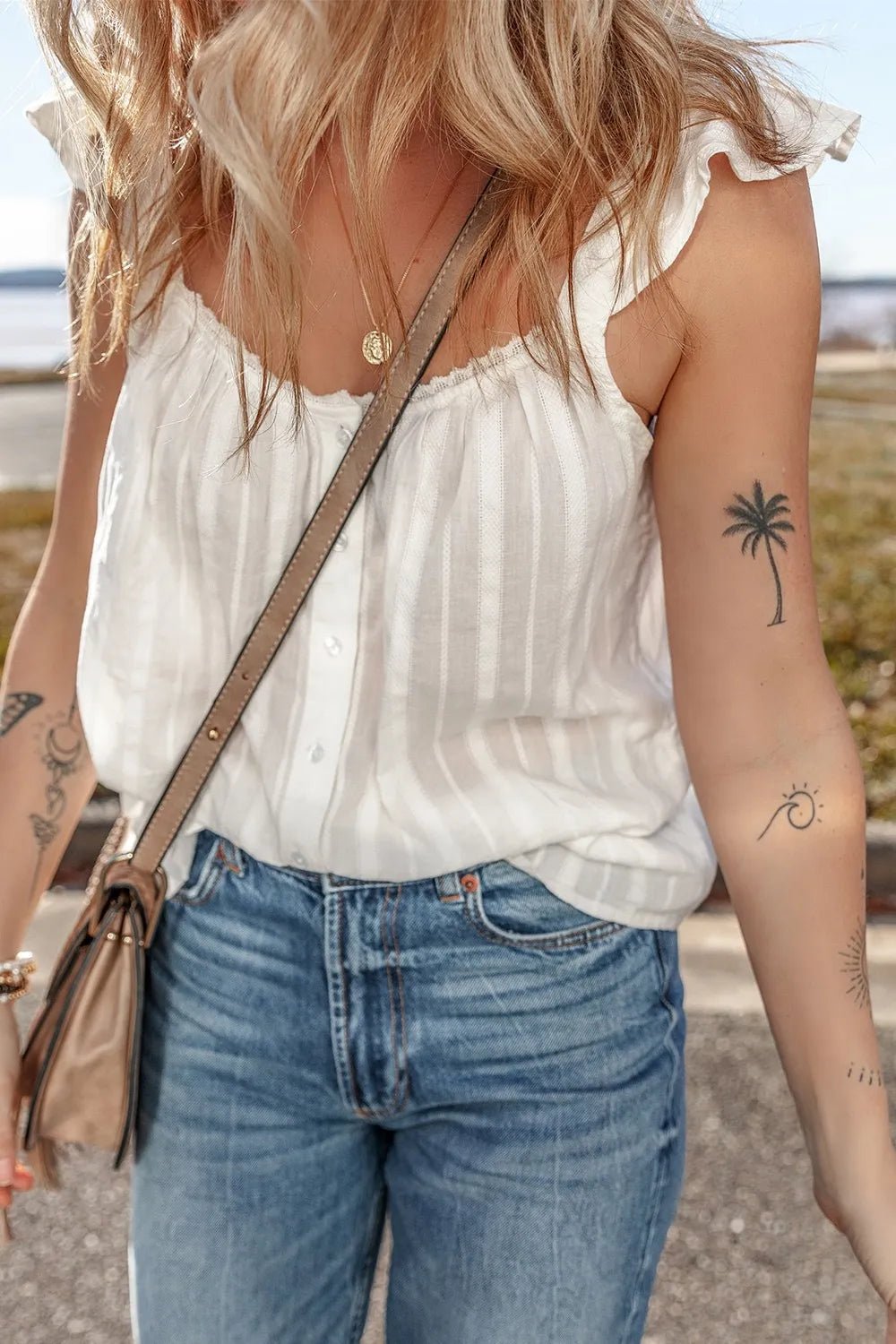 Lace Detail Ruffled Buttoned Loose Fit Tank Top - MAD RUFFI