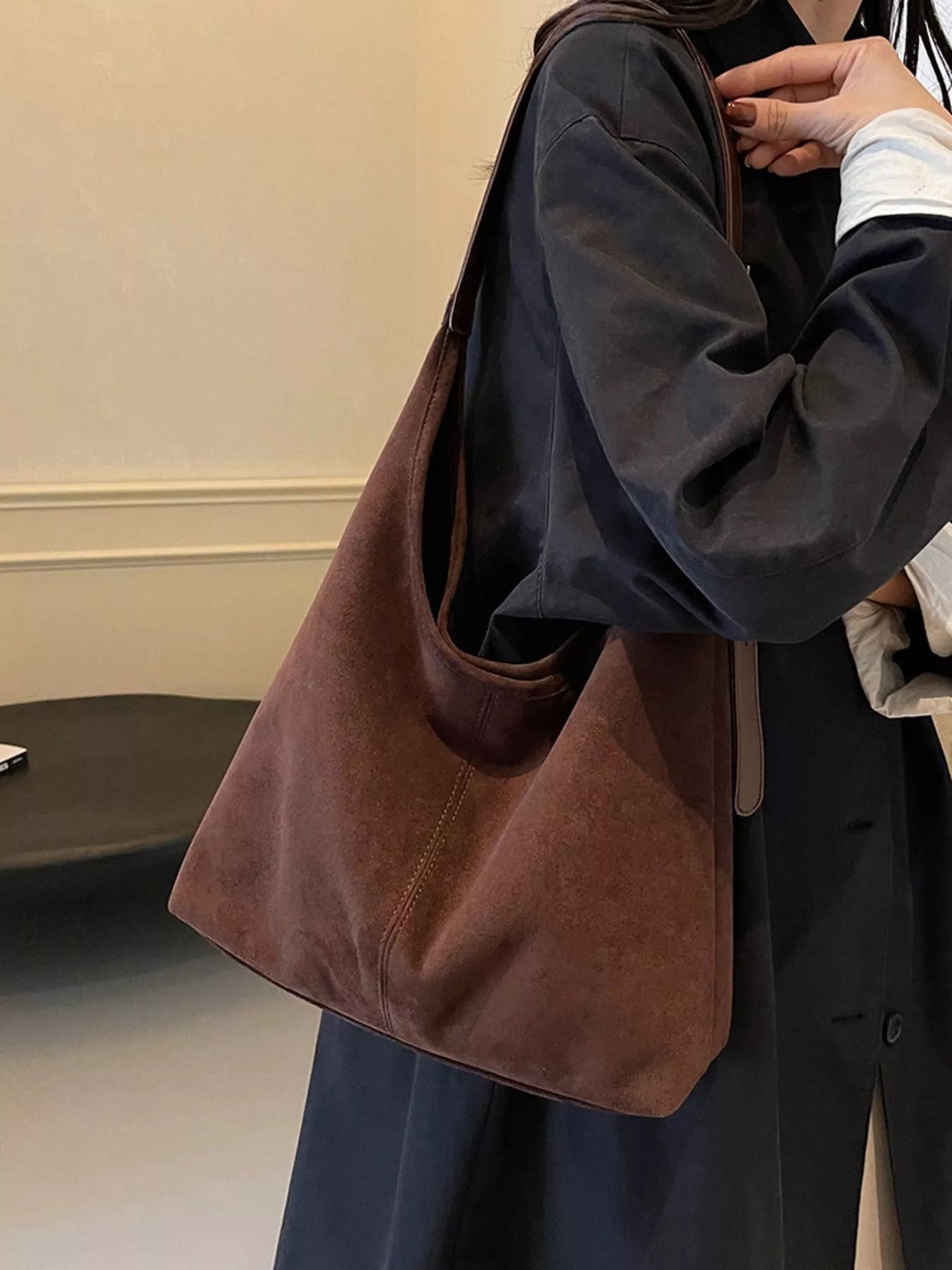 Lightweight Adjustable Strap Handbag - MAD RUFFI