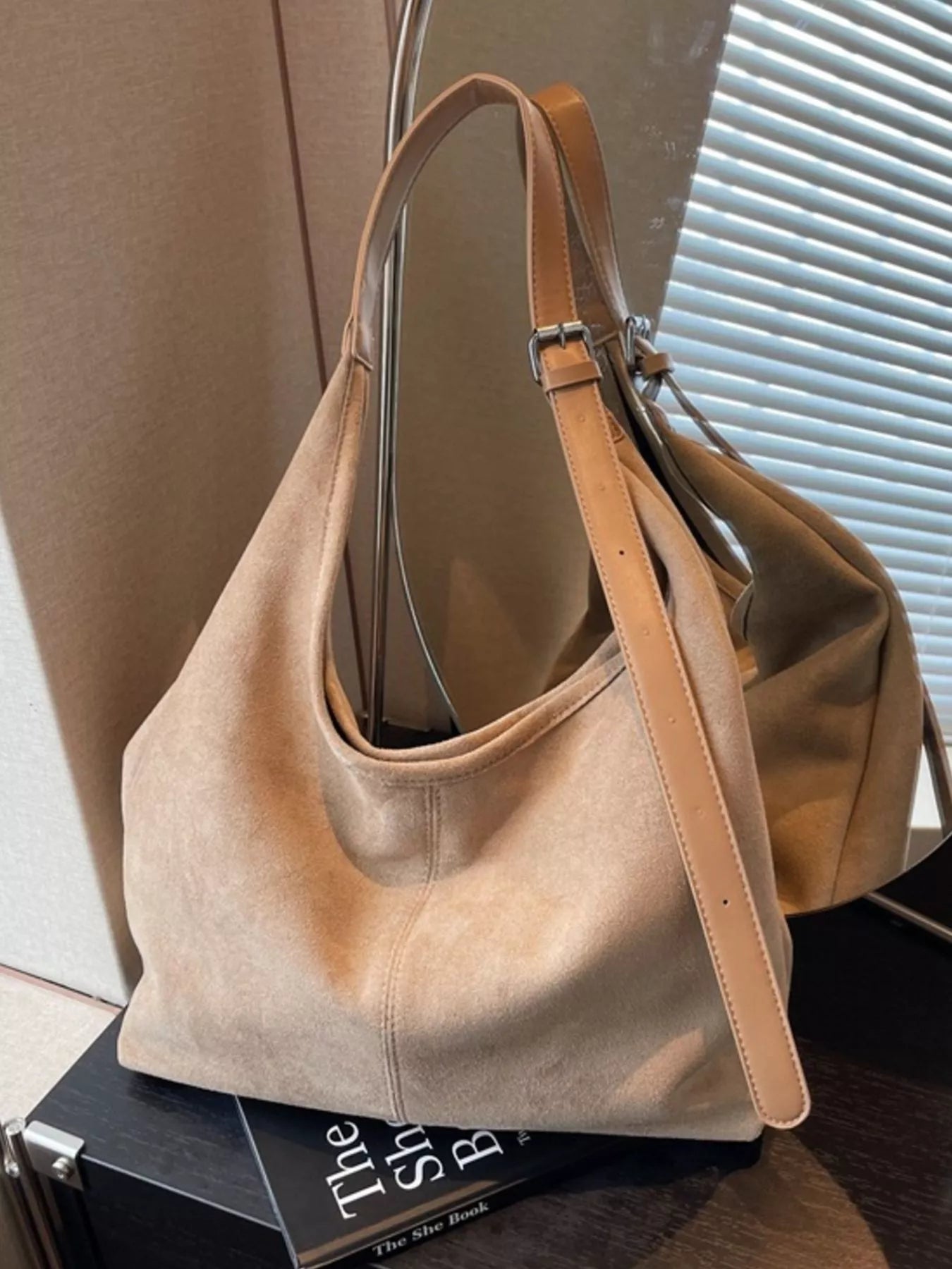 Lightweight Adjustable Strap Handbag - MAD RUFFI