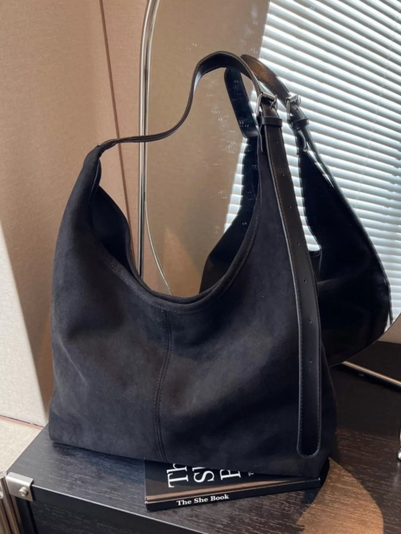 Lightweight Adjustable Strap Handbag - MAD RUFFI