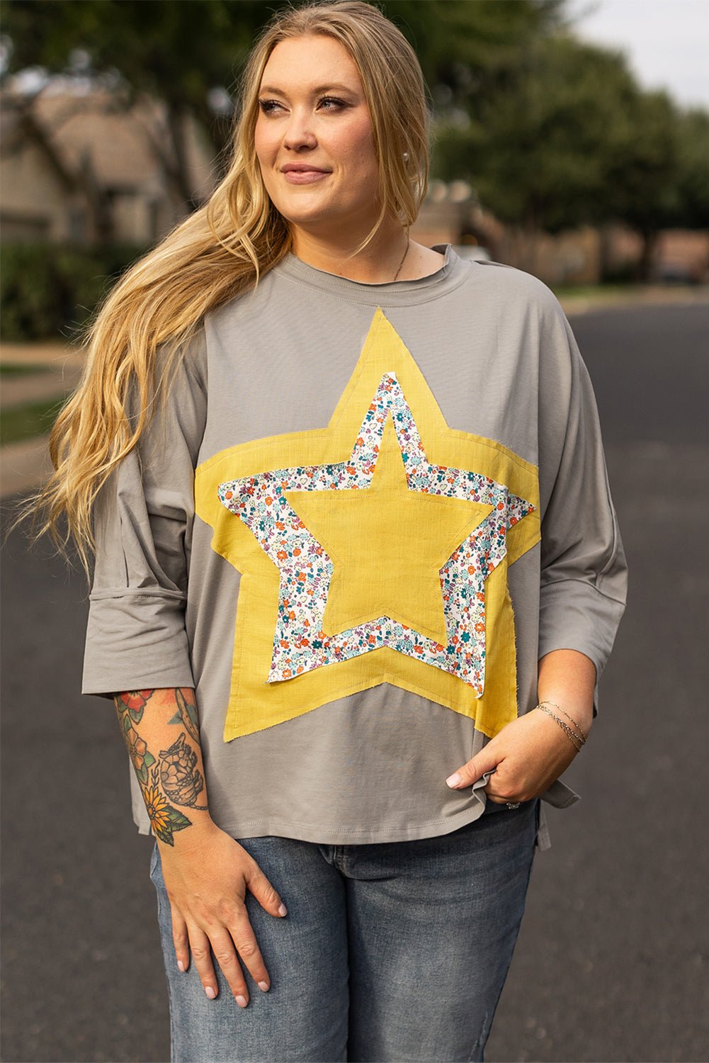Medium Grey Floral Star Patched 3/4 Sleeve Plus Size Top - MAD RUFFI
