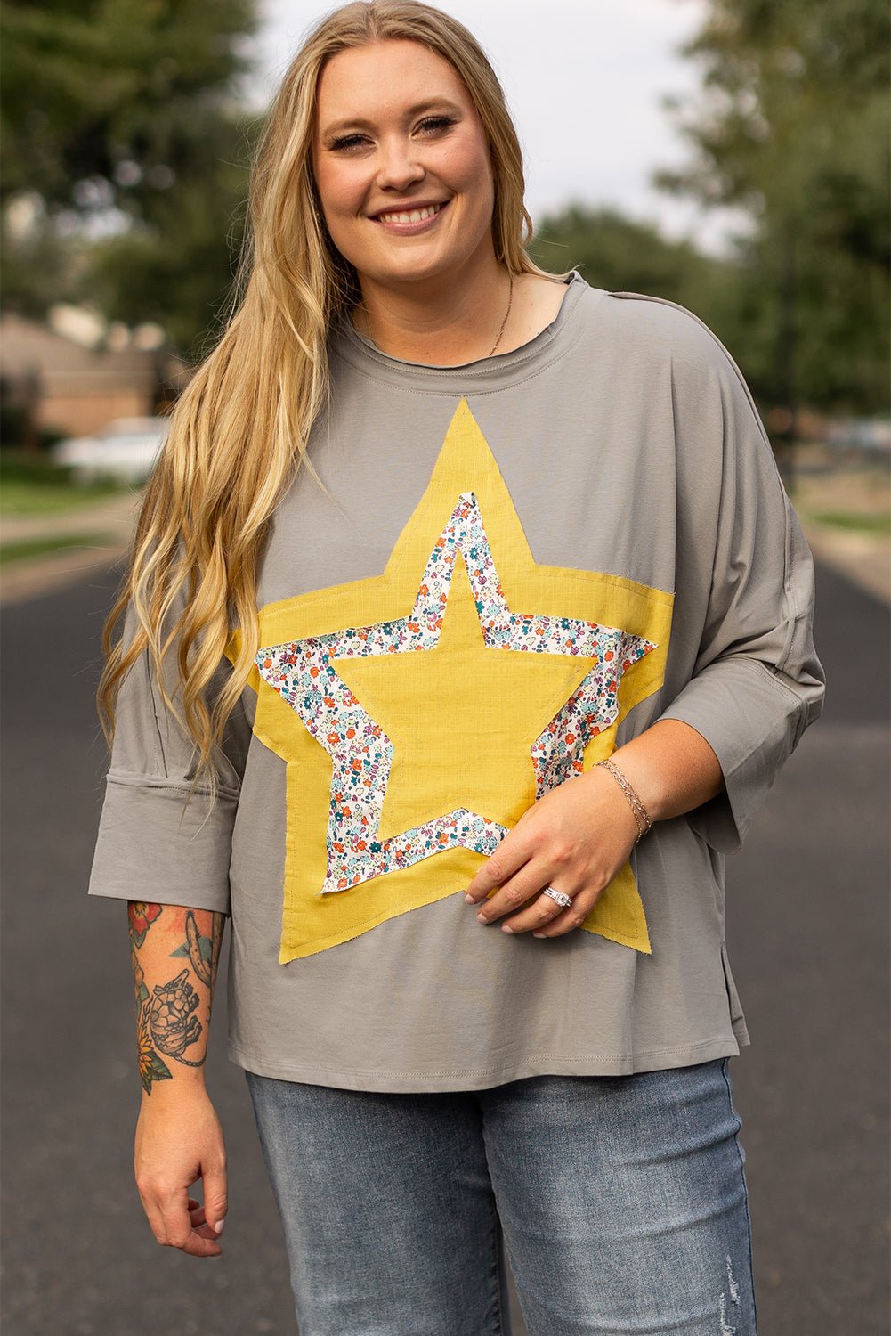 Medium Grey Floral Star Patched 3/4 Sleeve Plus Size Top - MAD RUFFI