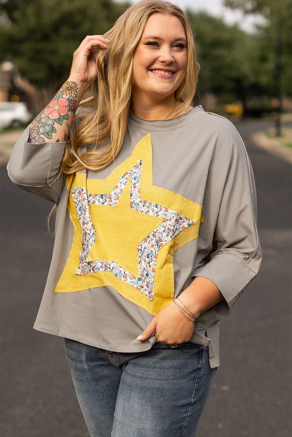 Medium Grey Floral Star Patched 3/4 Sleeve Plus Size Top - MAD RUFFI