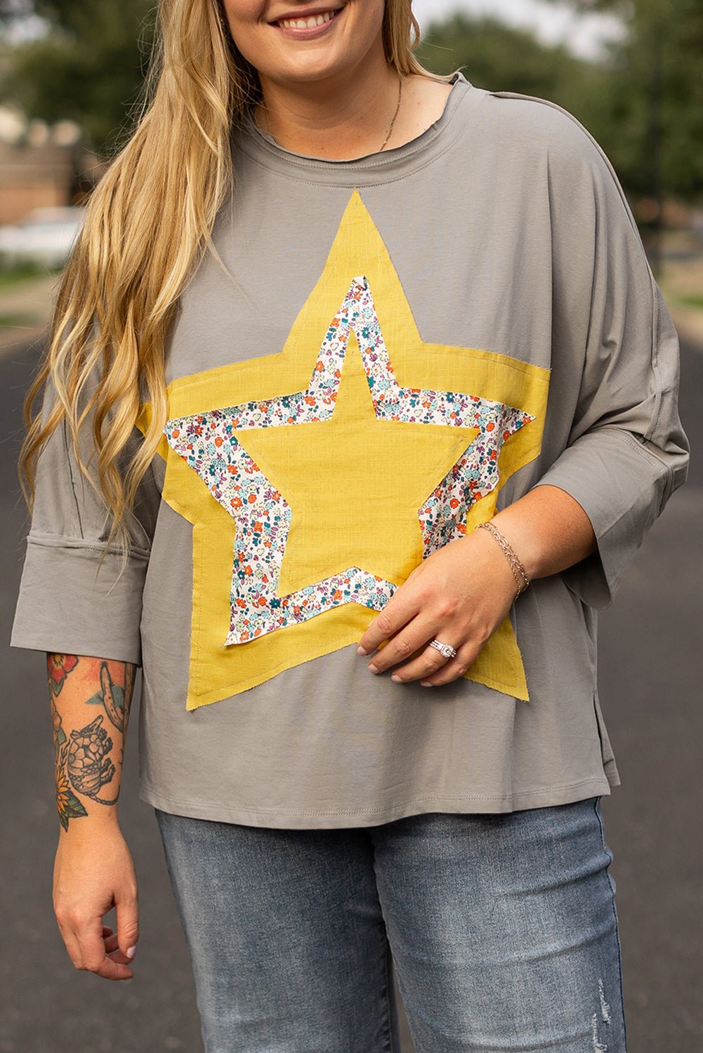 Medium Grey Floral Star Patched 3/4 Sleeve Plus Size Top - MAD RUFFI