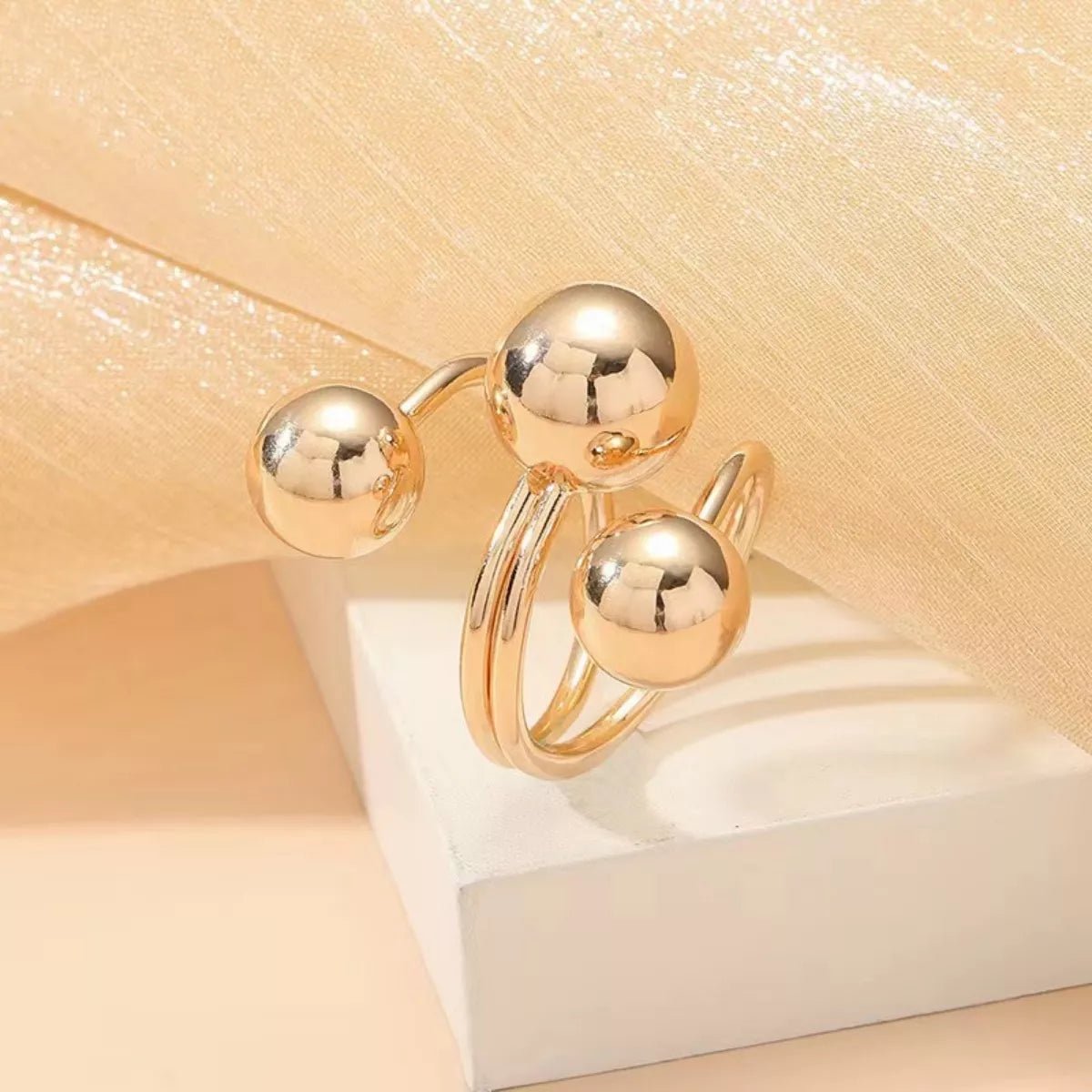 Multi Layered Ball Ring - MAD RUFFI