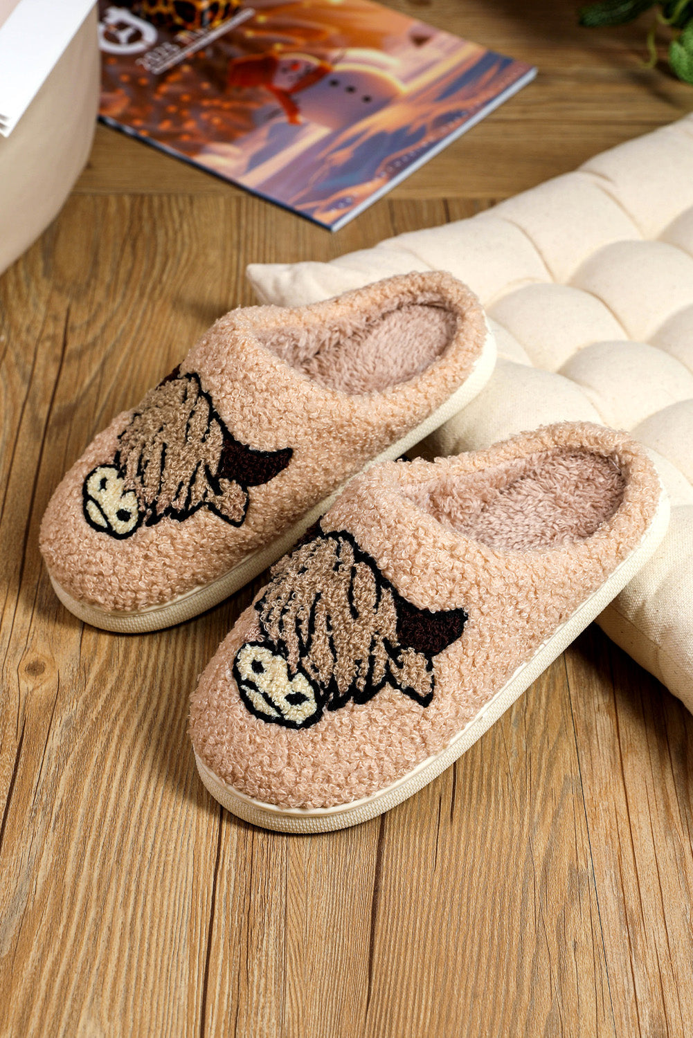 Parchment Cartoon Animal Printed Plush Slippers - MAD RUFFI