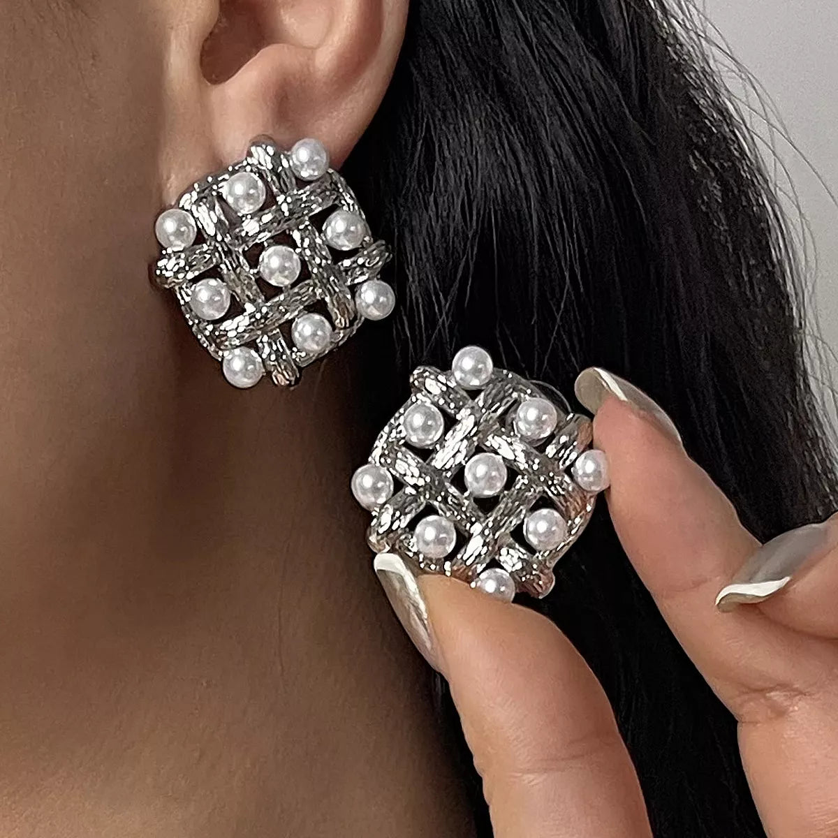 Pearl Grid Square Stud Earrings - MAD RUFFI