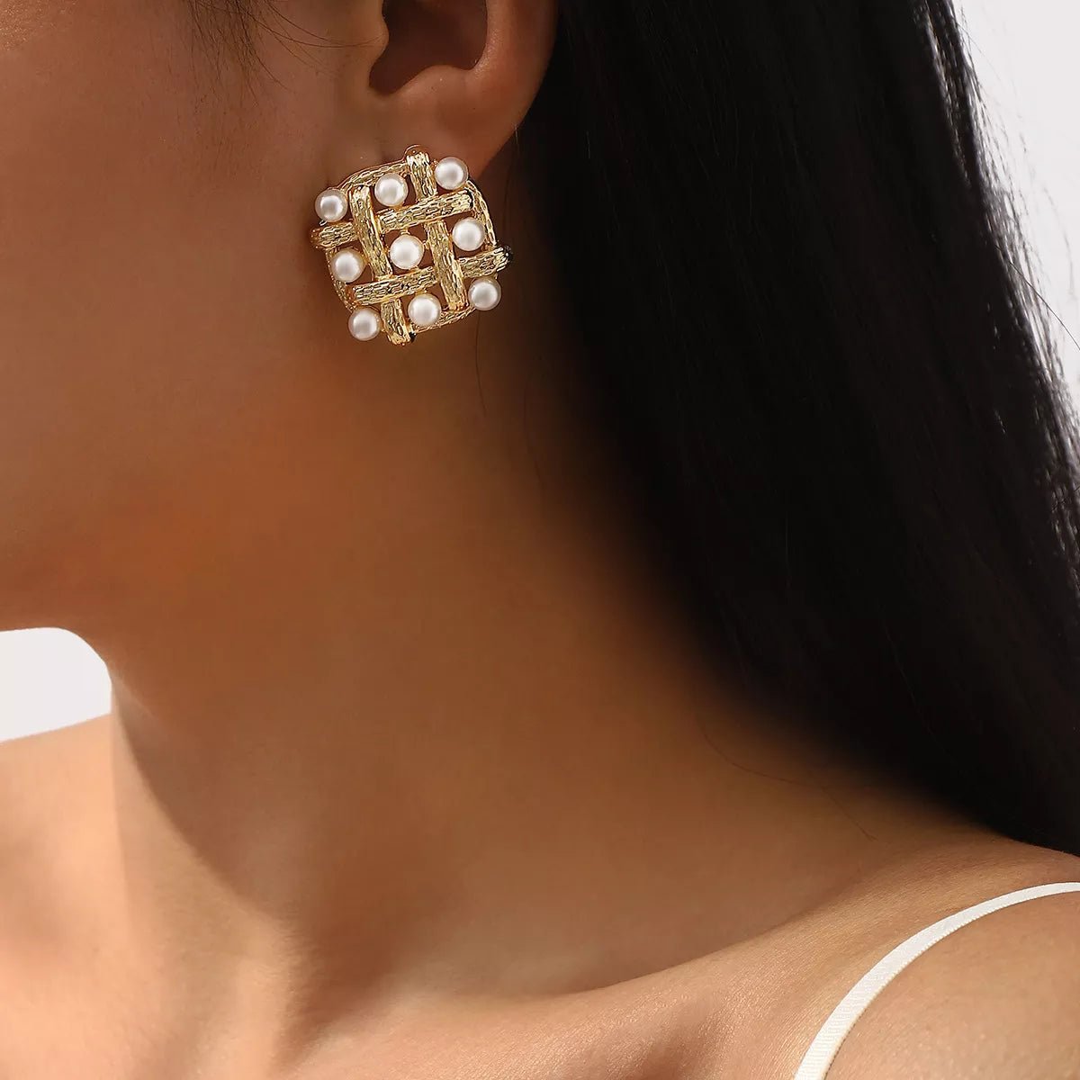 Pearl Grid Square Stud Earrings - MAD RUFFI