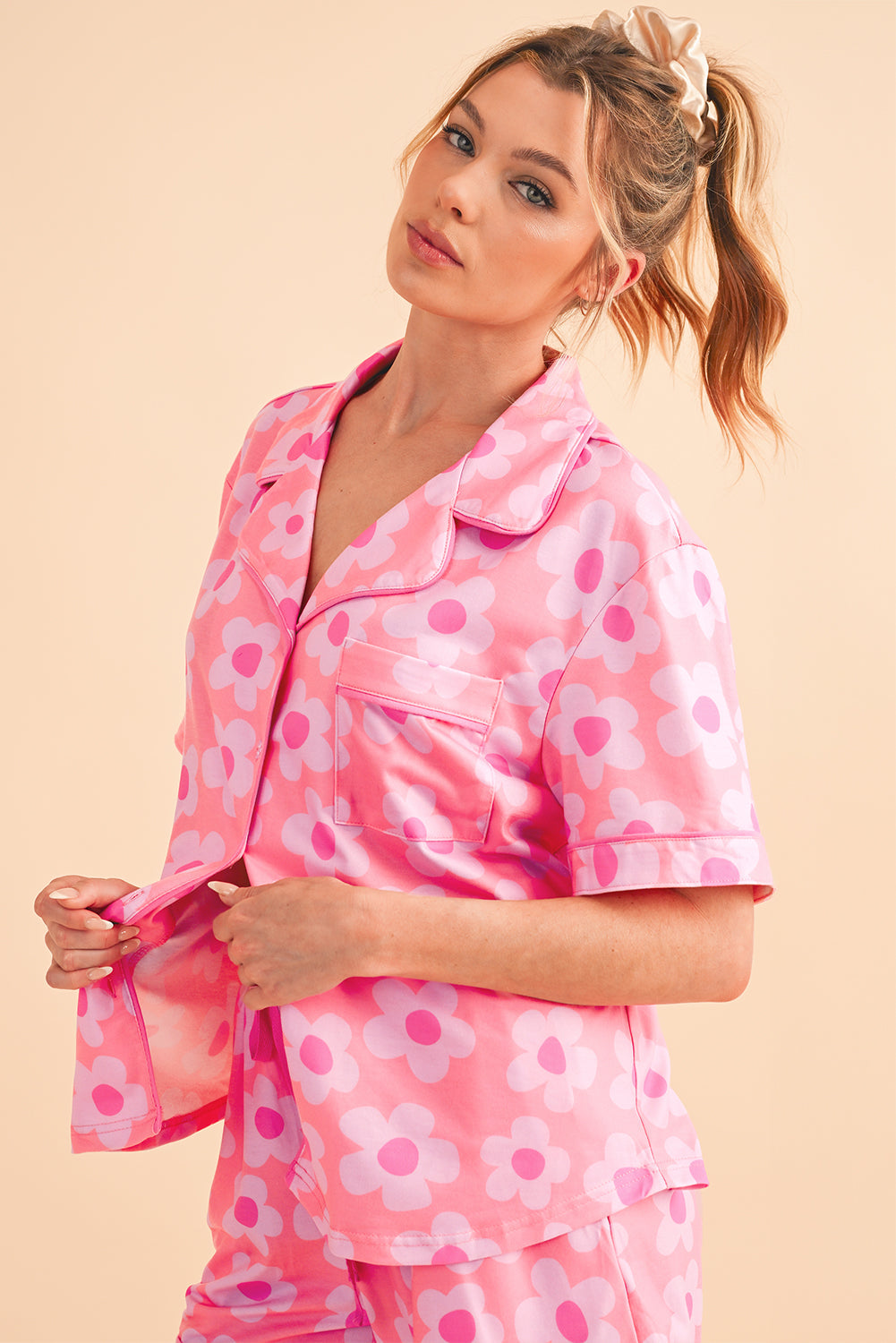 Pink 60s Flower Print Buttoned Shirt and Drawstring Waist Pajama Set - MAD RUFFI