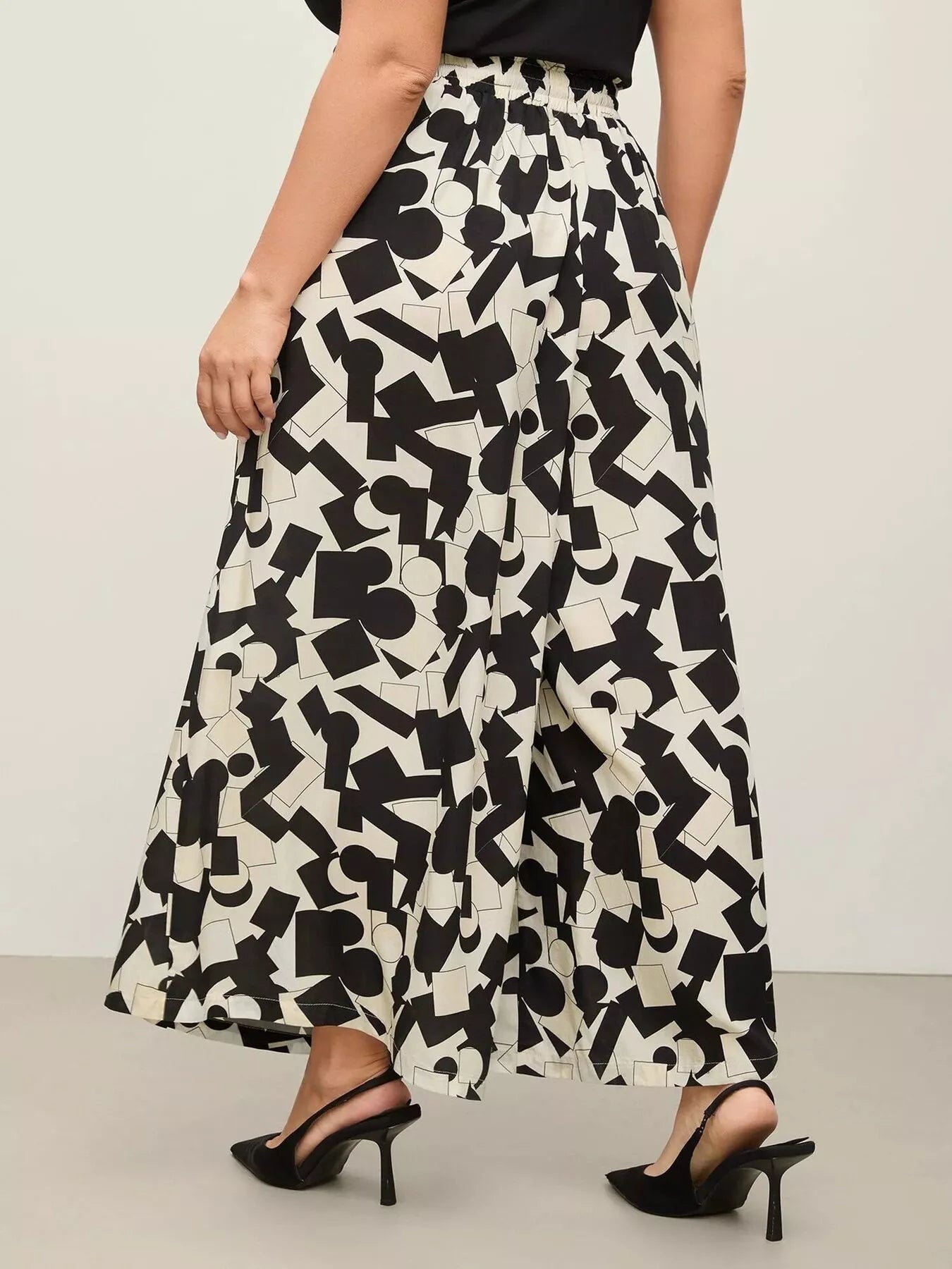 Plus Size Abstract Print Wide Leg Pants - MAD RUFFI