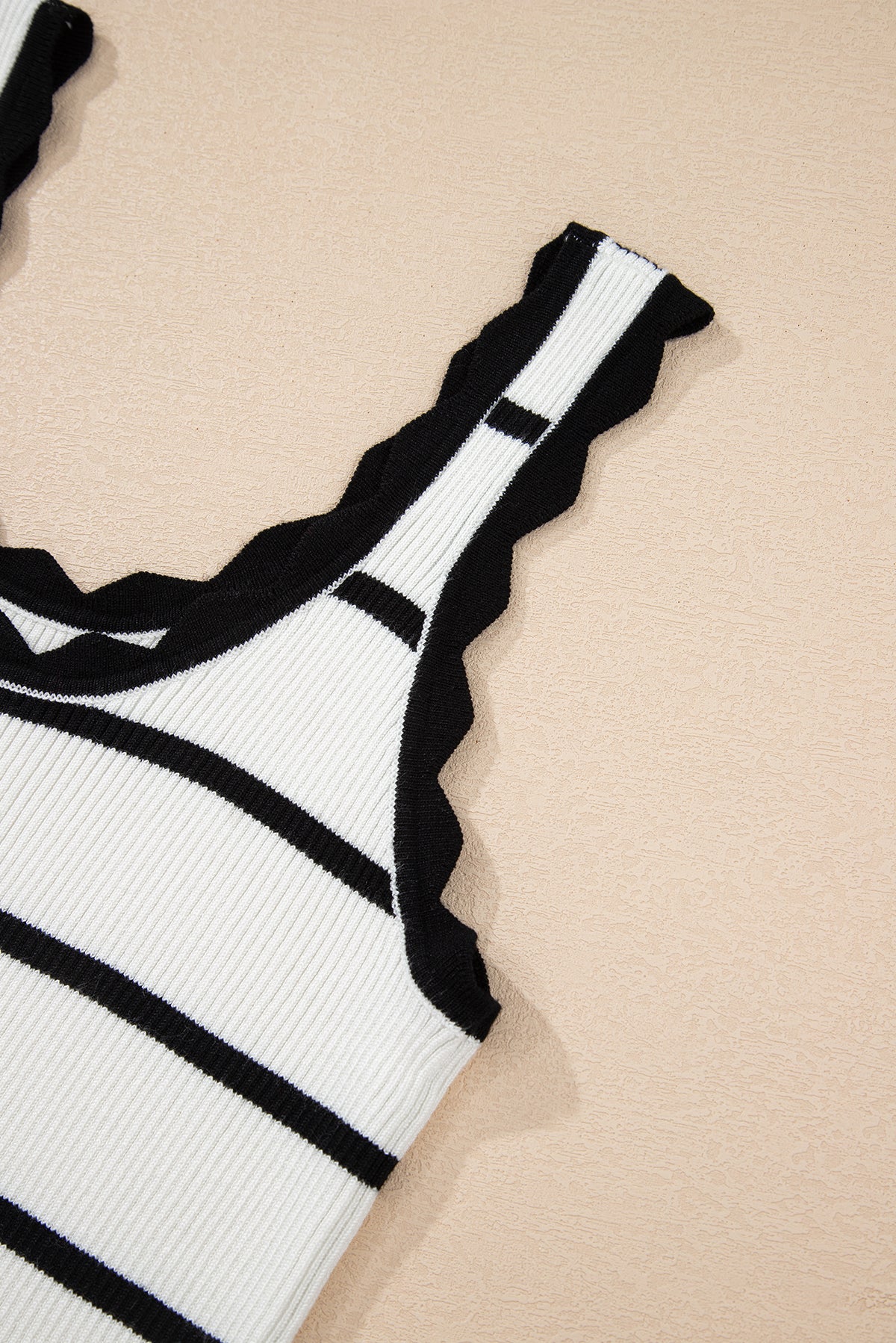 rose stripe scalloped edge ribbed tank top - MAD RUFFI