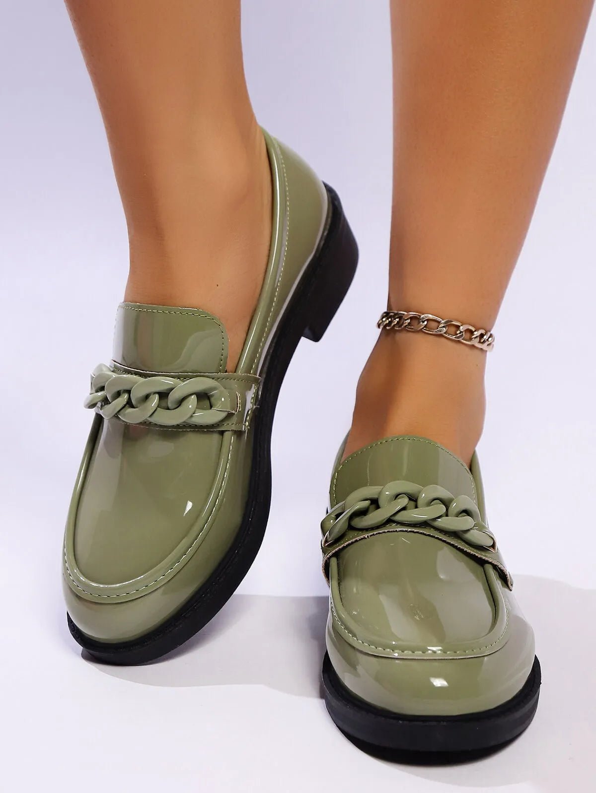 Round Toe Chain Detail Loafers - MAD RUFFI