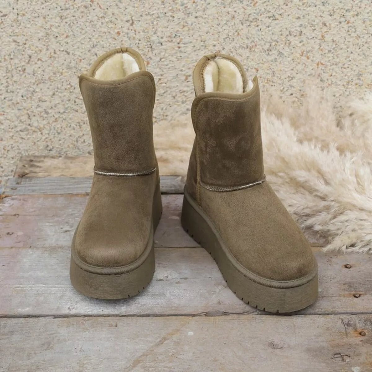 Round Toe Platform Boots - MAD RUFFI