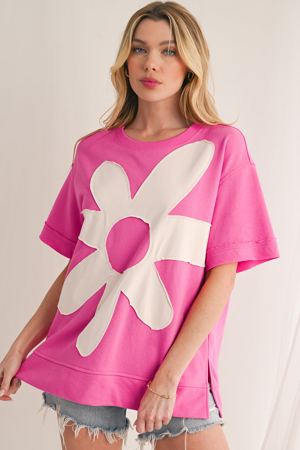 Sachet Pink 60s Flower Applique Slits T-Shirt - MAD RUFFI