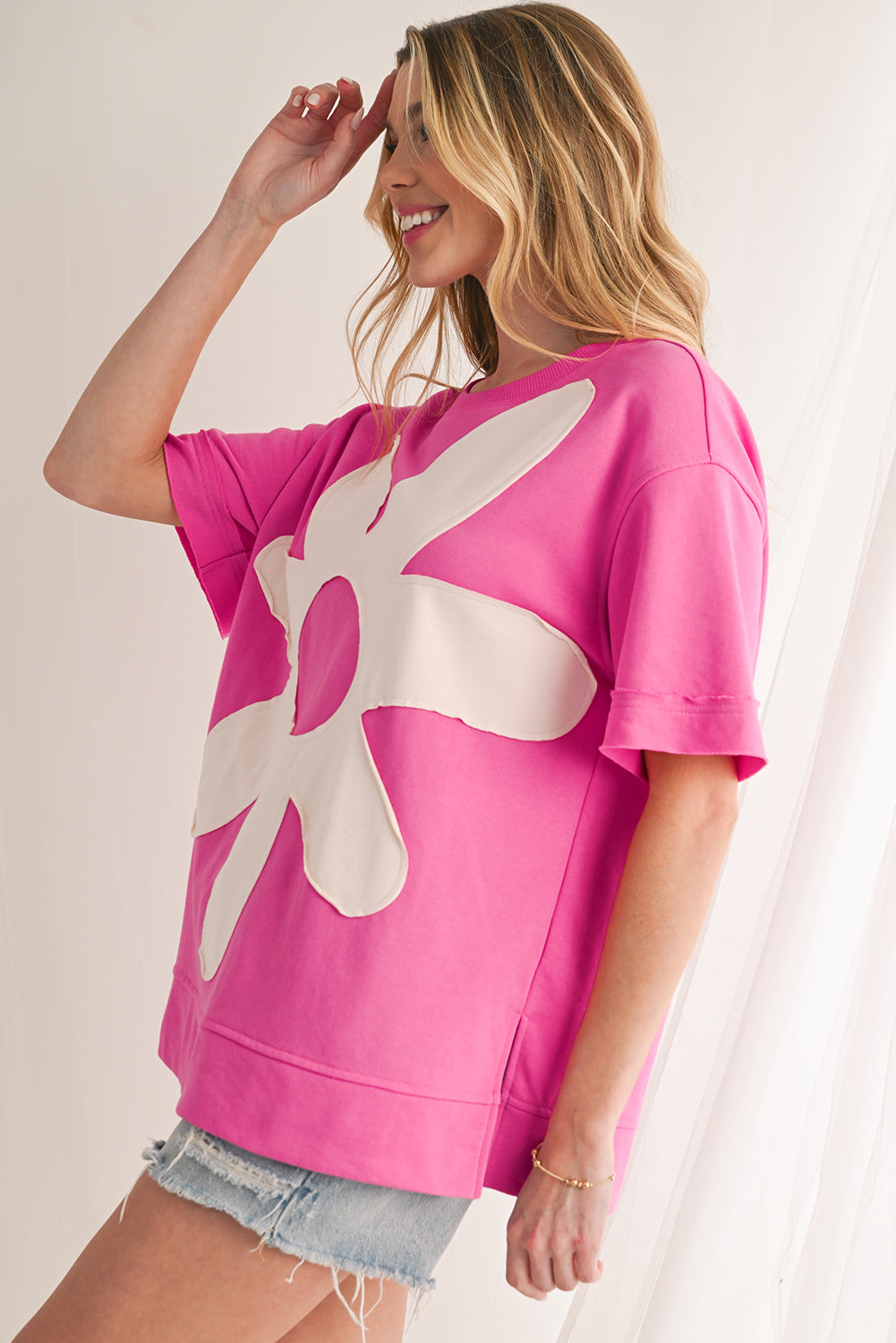 Sachet Pink 60s Flower Applique Slits T-Shirt - MAD RUFFI