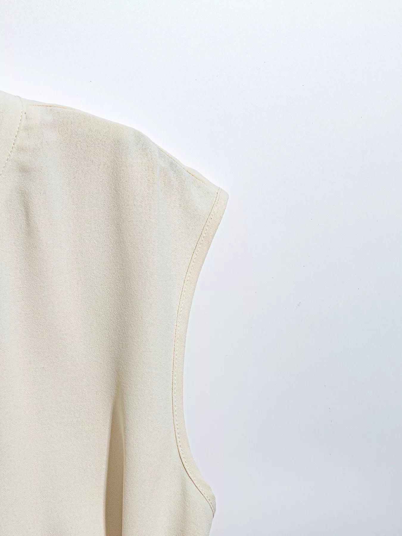 Sleeveless Pleated Blouse with Belt - MAD RUFFI