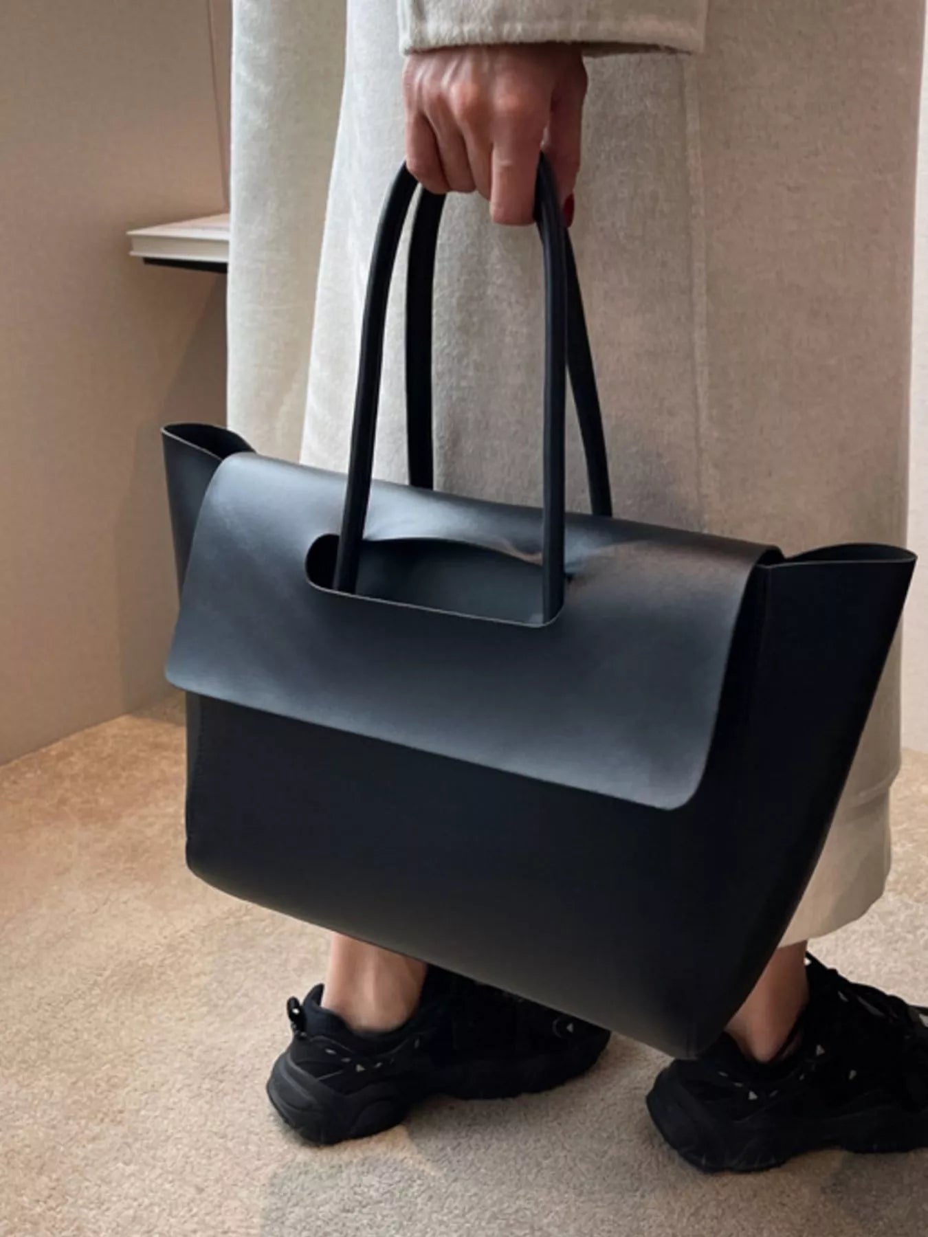 Solid Color Leather Handbag - MAD RUFFI