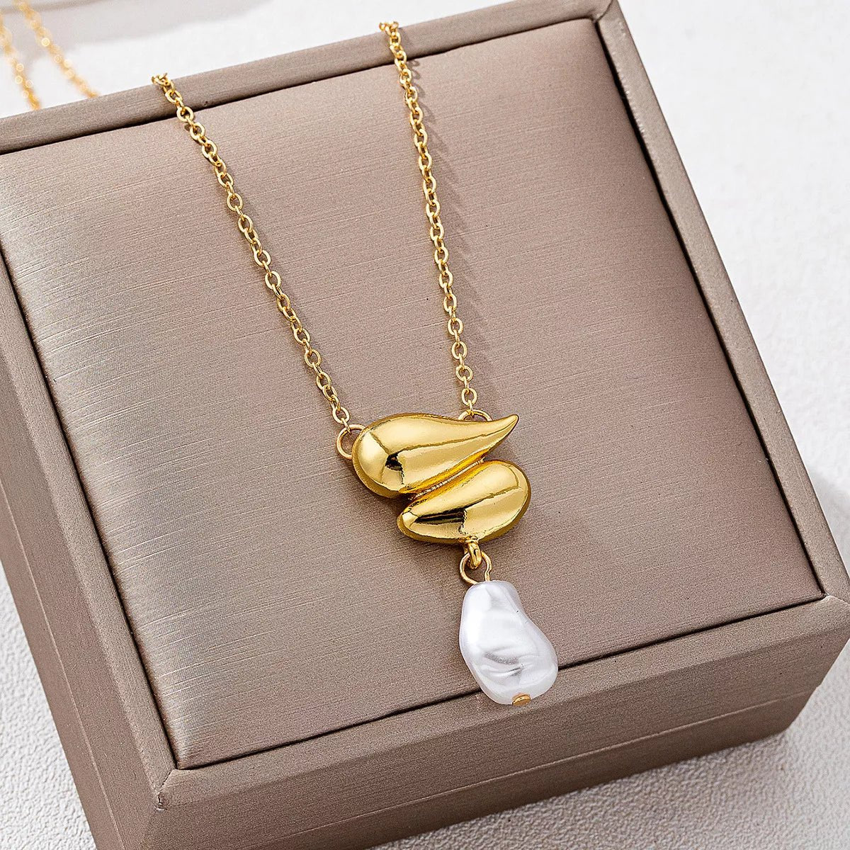 Synthetic Pearl 18K Gold - Plated Alloy Necklace - MAD RUFFI