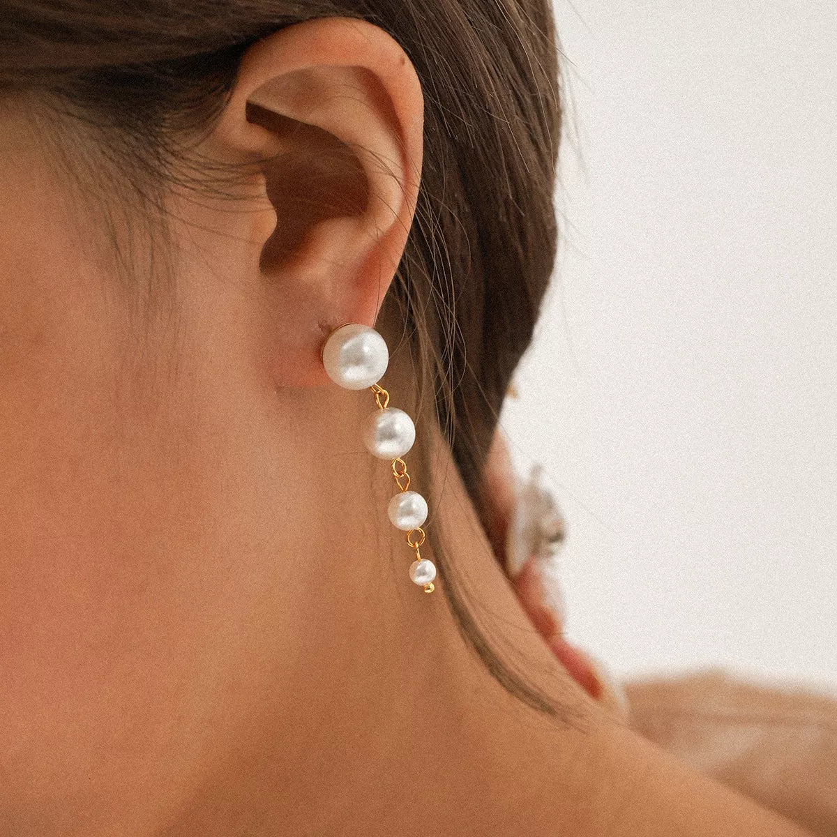 Synthetic Pearl Drop Chain Earrings with Gold Accents - MAD RUFFI