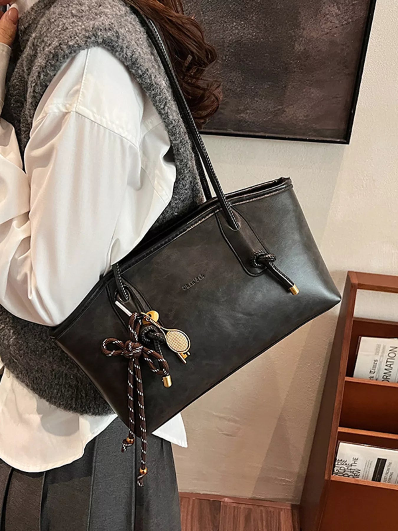 Vintage Style Leather Shoulder Bag - MAD RUFFI