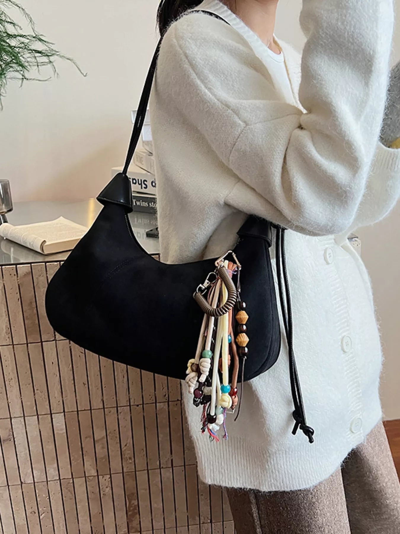 Vintage Suede Tassel Shoulder Bag - MAD RUFFI