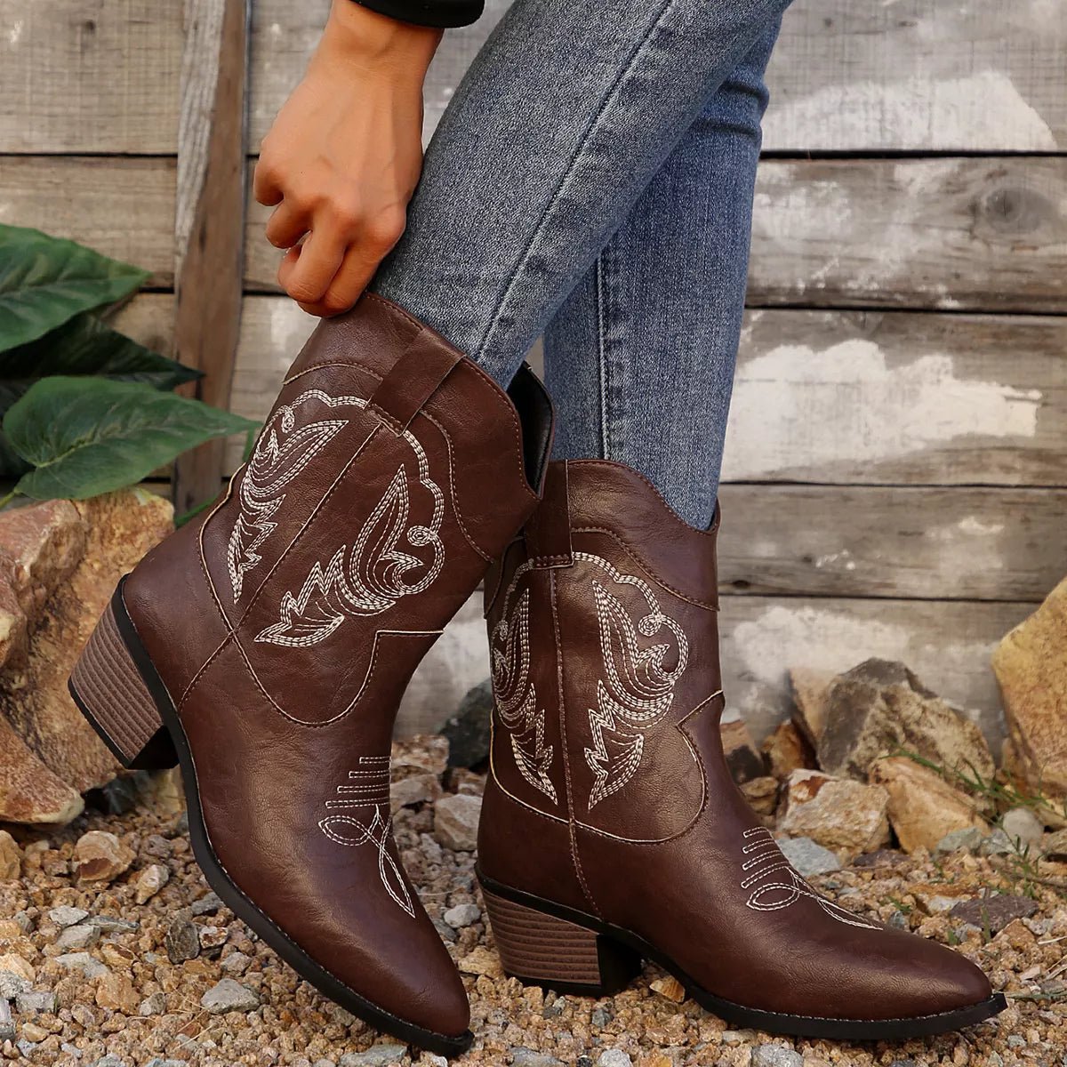 Western Cowboy Boots with Embroidered Design - MAD RUFFI