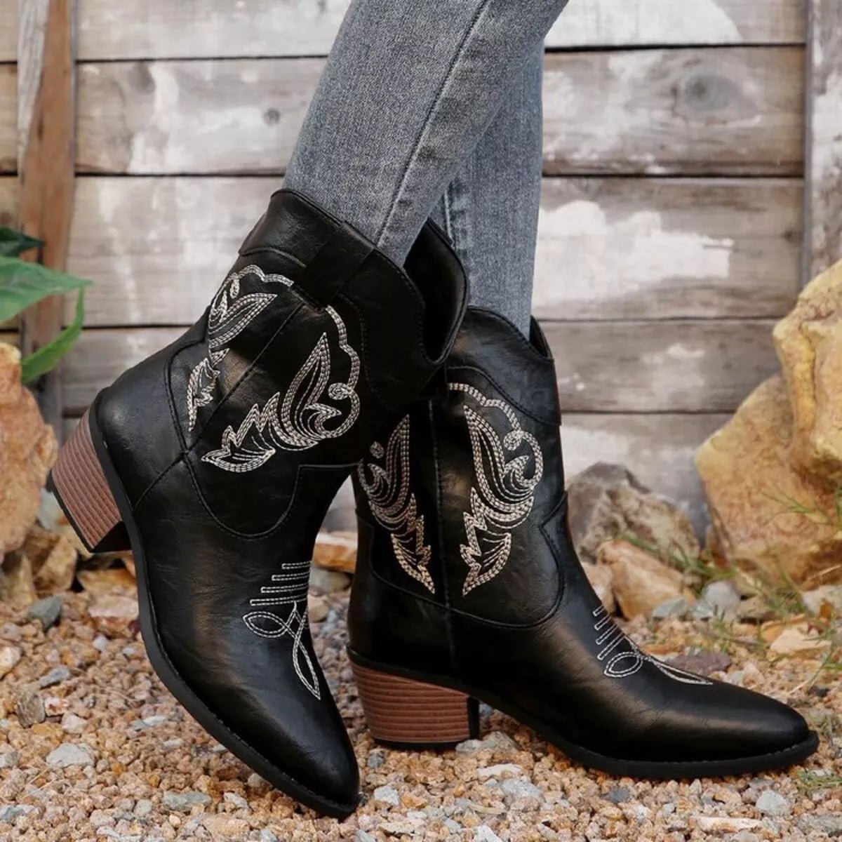 Western Cowboy Boots with Embroidered Design - MAD RUFFI