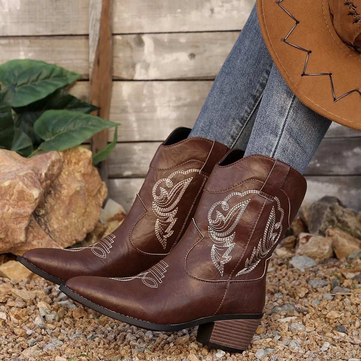 Western Cowboy Boots with Embroidered Design - MAD RUFFI