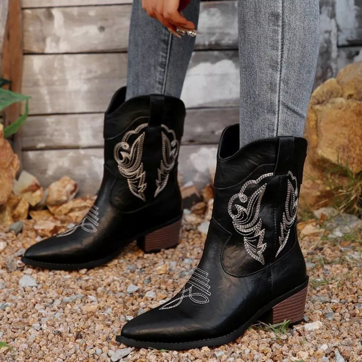 Western Cowboy Boots with Embroidered Design - MAD RUFFI