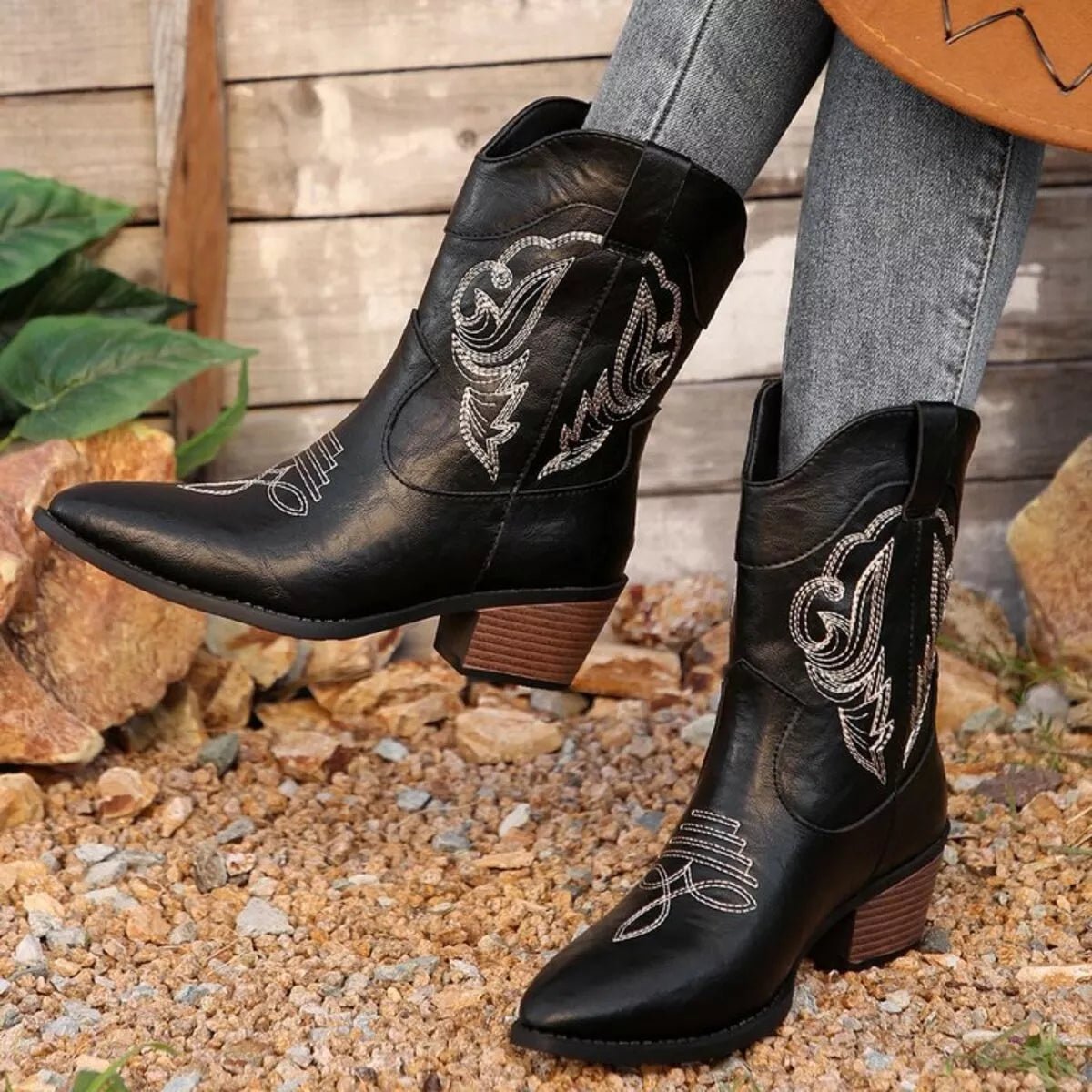 Western Cowboy Boots with Embroidered Design - MAD RUFFI