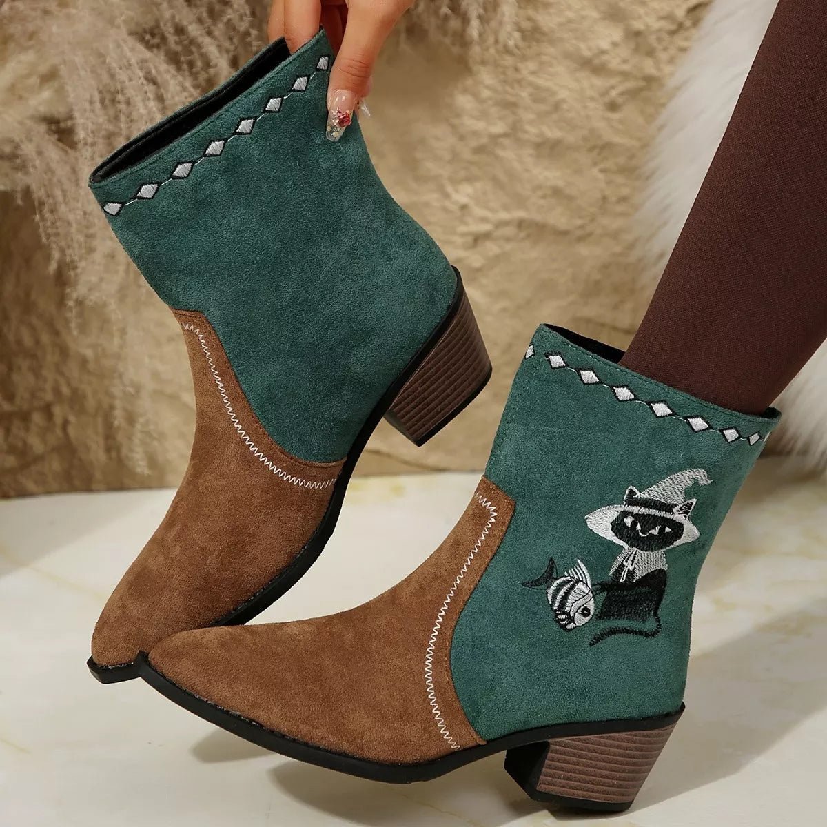 Western Cowboy Boots with Embroidered Design - MAD RUFFI