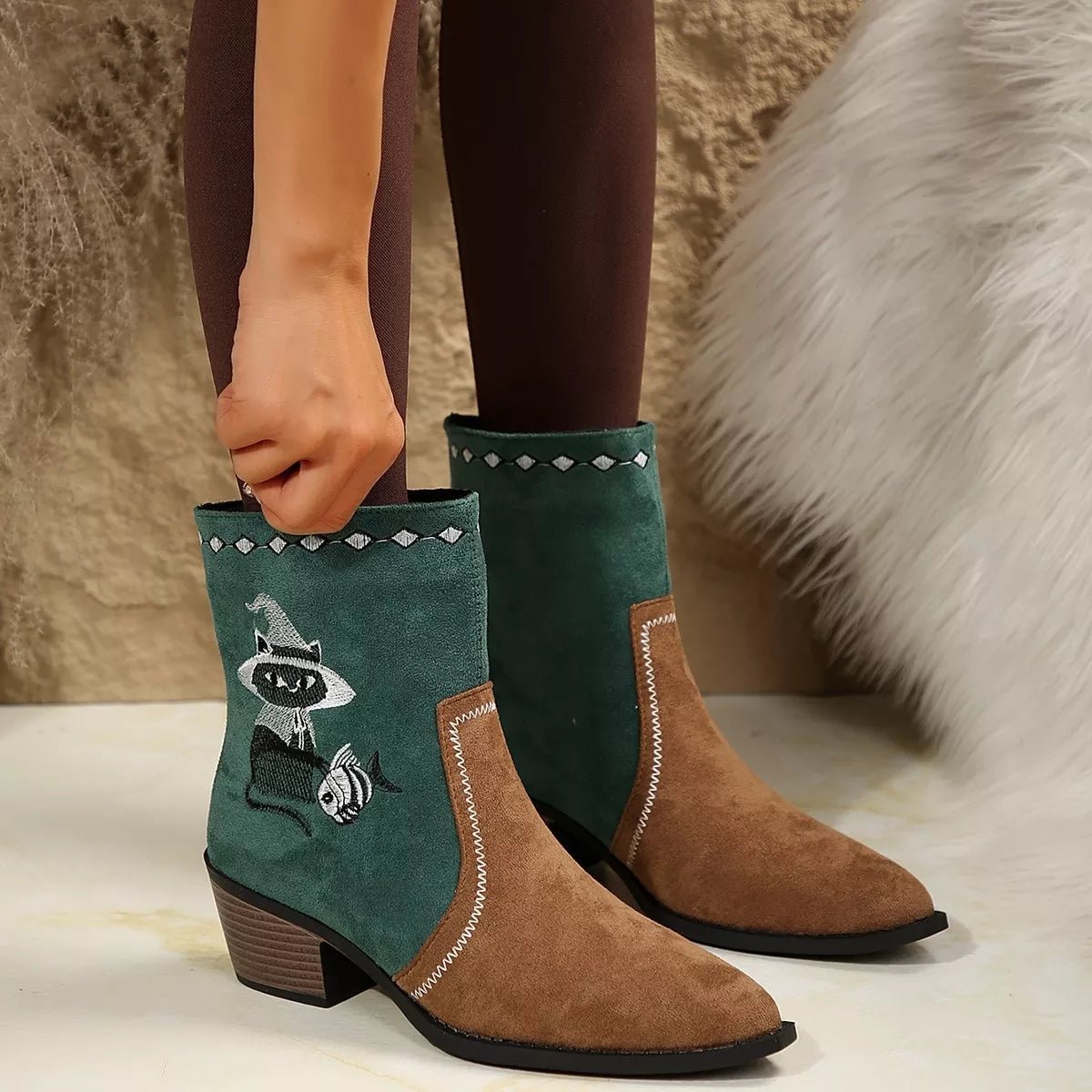 Western Cowboy Boots with Embroidered Design - MAD RUFFI