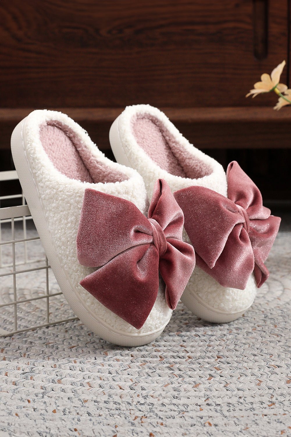 White Cute Bow Fuzzy Home Slippers - MAD RUFFI