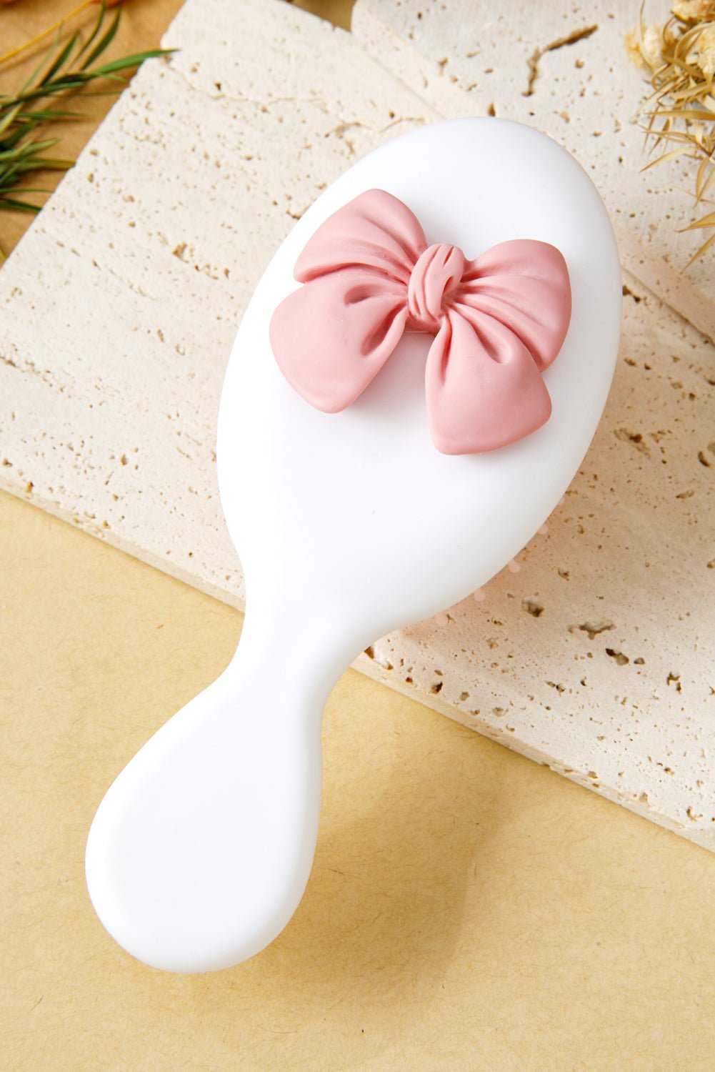 White Cute Bow Scalp Massage Comb - MAD RUFFI