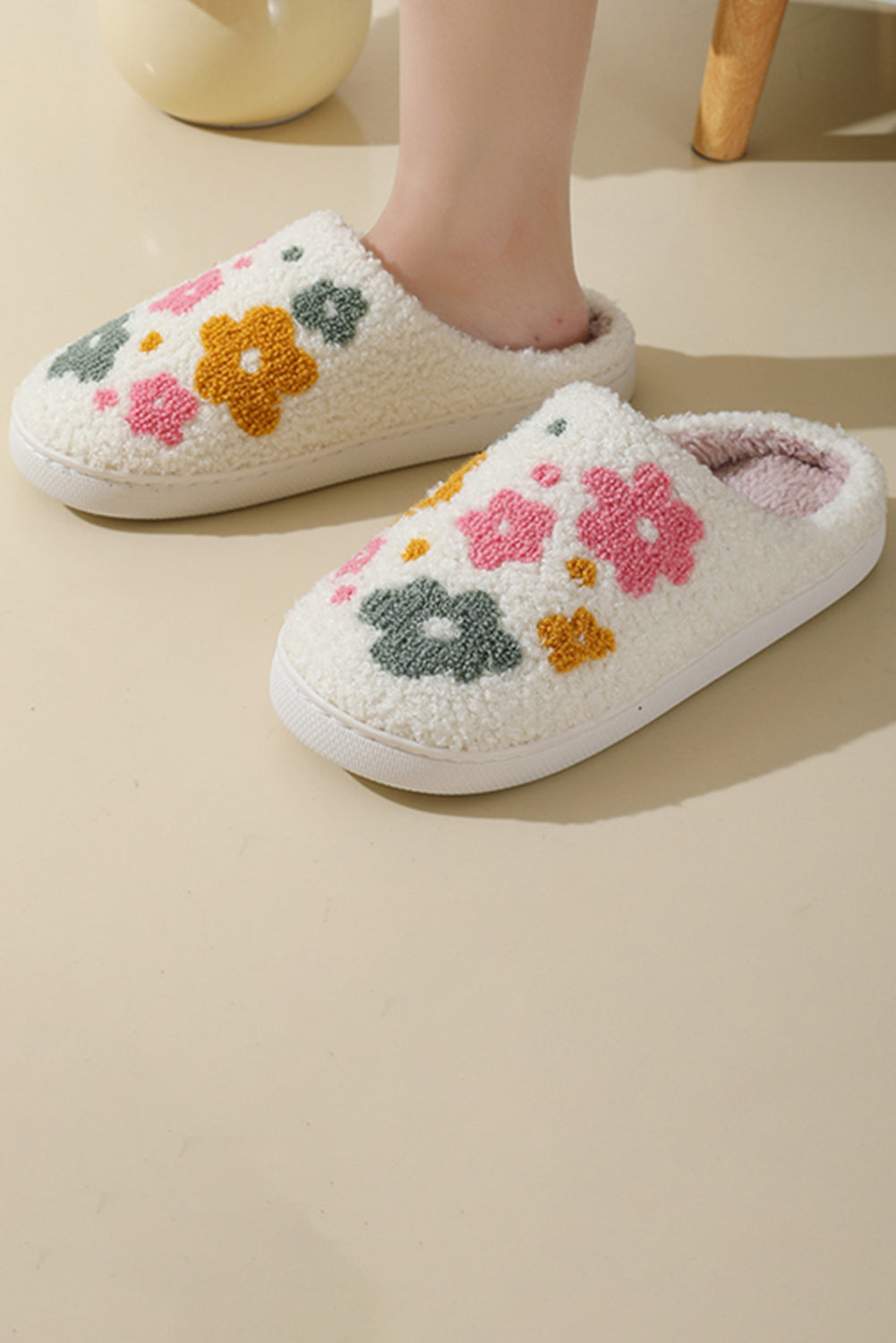 White Flower Pattern Slip On Plush Home Slippers - MAD RUFFI