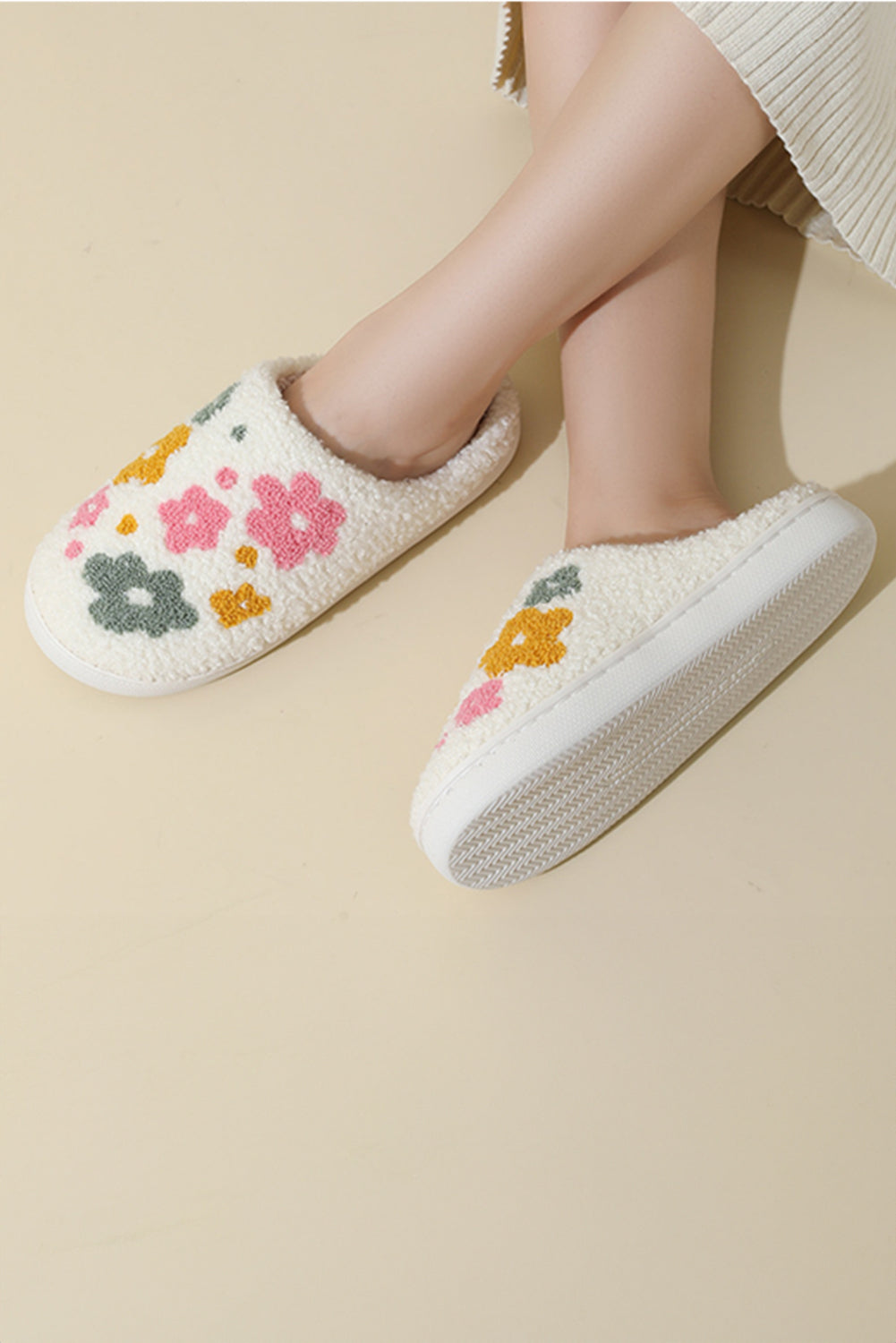 White Flower Pattern Slip On Plush Home Slippers - MAD RUFFI