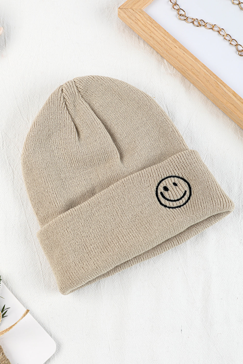 White Smiley Face Eaveless Beanie Hat - MAD RUFFI