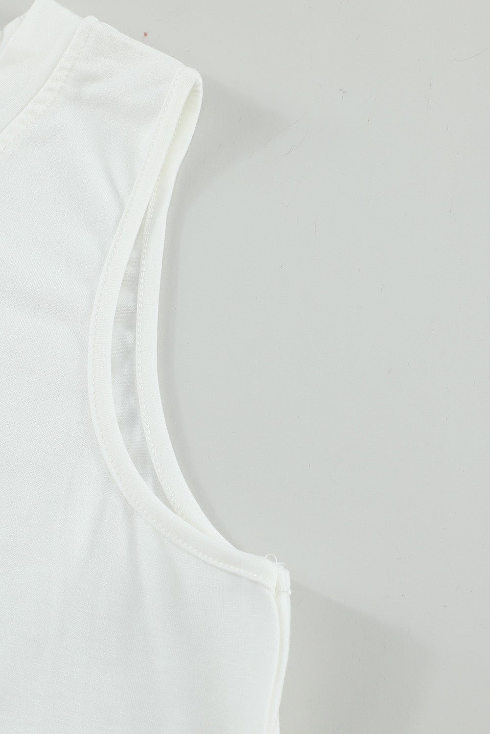white solid color basic crew neck tank - MAD RUFFI