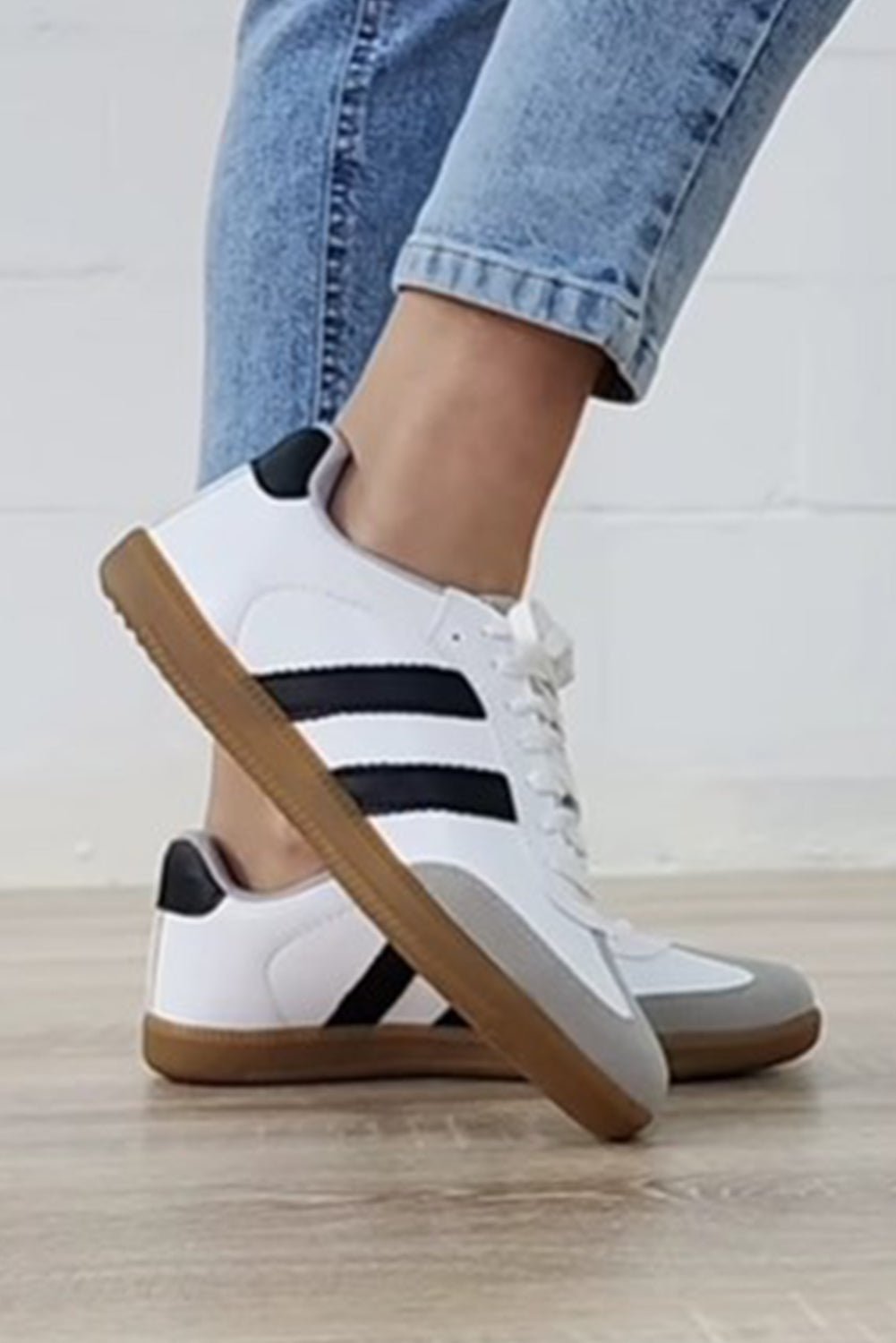 White Striped Lace Up Flat Sneakers - MAD RUFFI