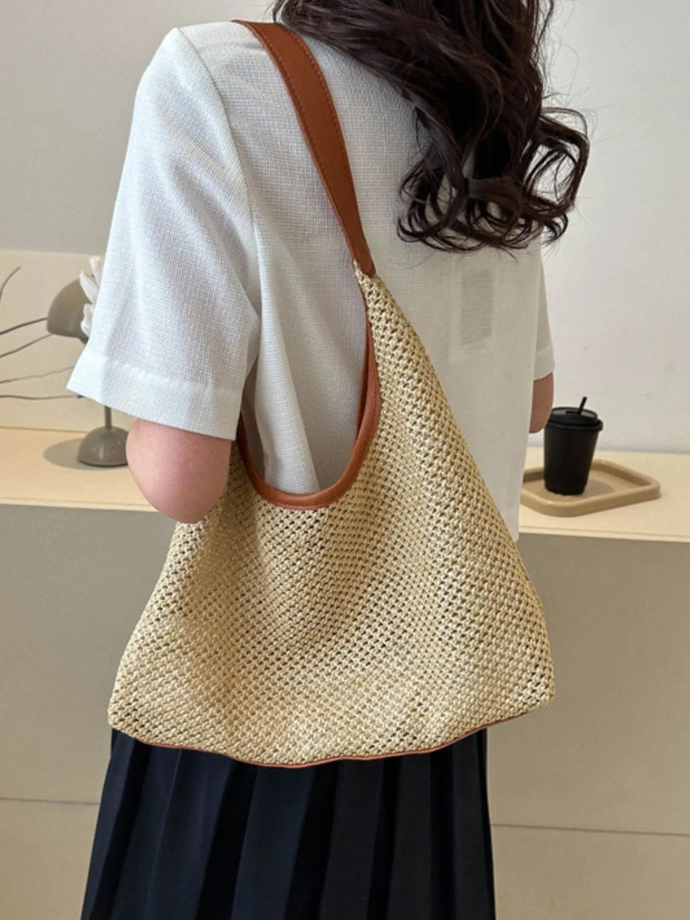 Woven Straw Shoulder Bag - MAD RUFFI